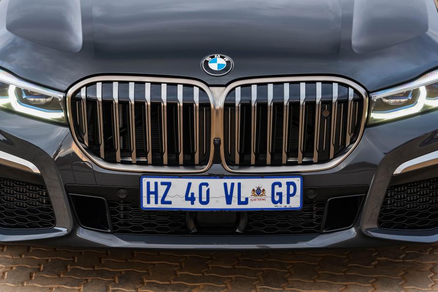 Детали экстерьера BMW M760Li xDrive (G12) 2019 года  (ZA) (фото 14 из 25)